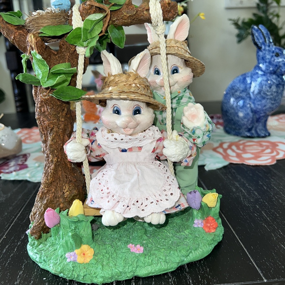Possible Dreams Clothtique Peter Rabbit & The Mrs. Swing Easter Decor Tulips 9"